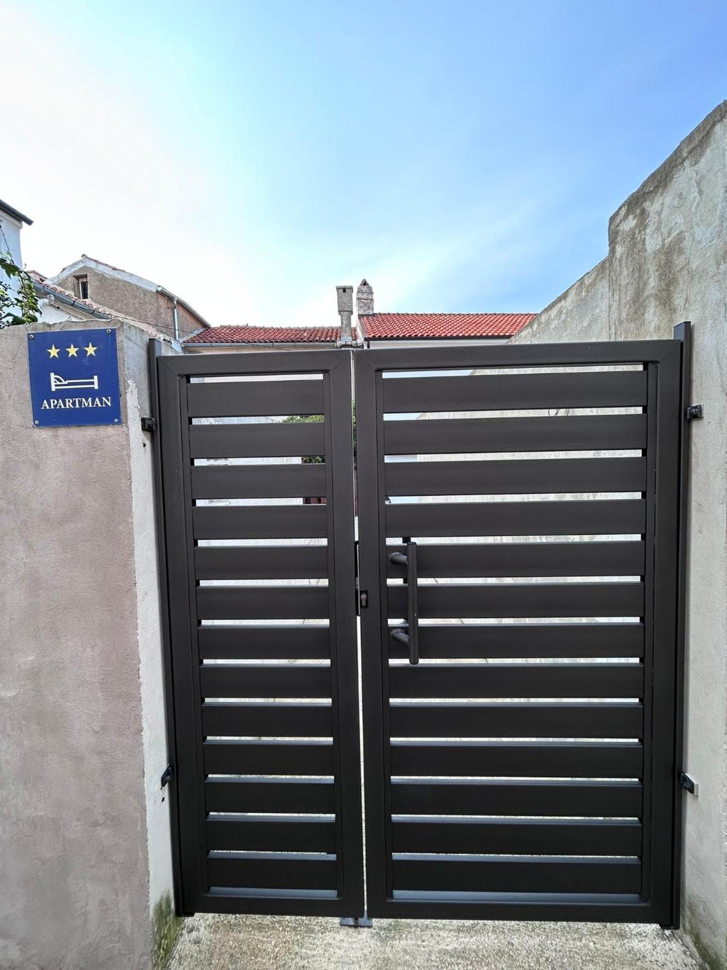 Apartment Holiday Home Omisalj *